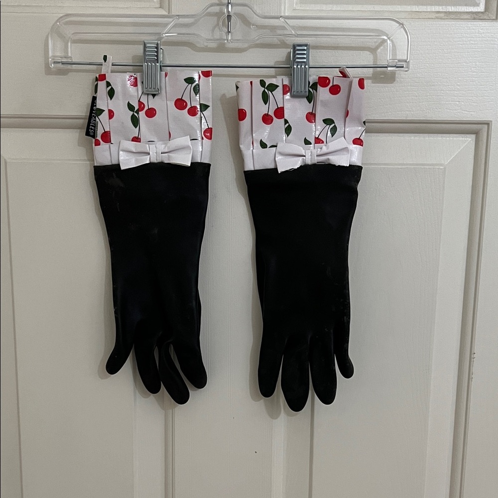 Glovables Cherry Dish Gloves